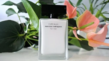 Narciso Rodriguez For Her Pure Musc Parfum - O Încântare Olfactivă 93 Narciso Rodriguez For Her Pure Musc Parfum - O Încântare Olfactivă