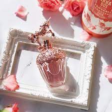 Fantasia Forever de Anna Sui: O Aventură Olfactivă 12 Parfumului Fantasia Forever